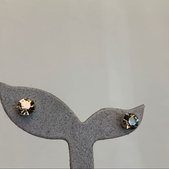 Silver gold tone Crystal Rhinestone stud earrings - Picture 8 of 10